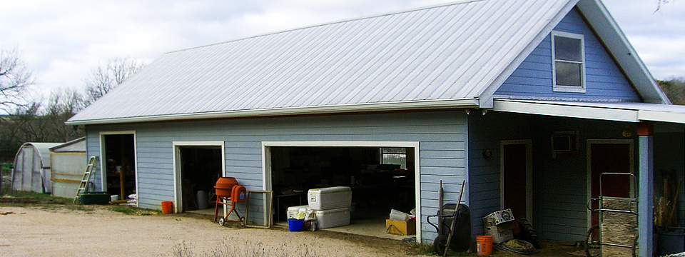 Construction of an agricultural garage for farm
